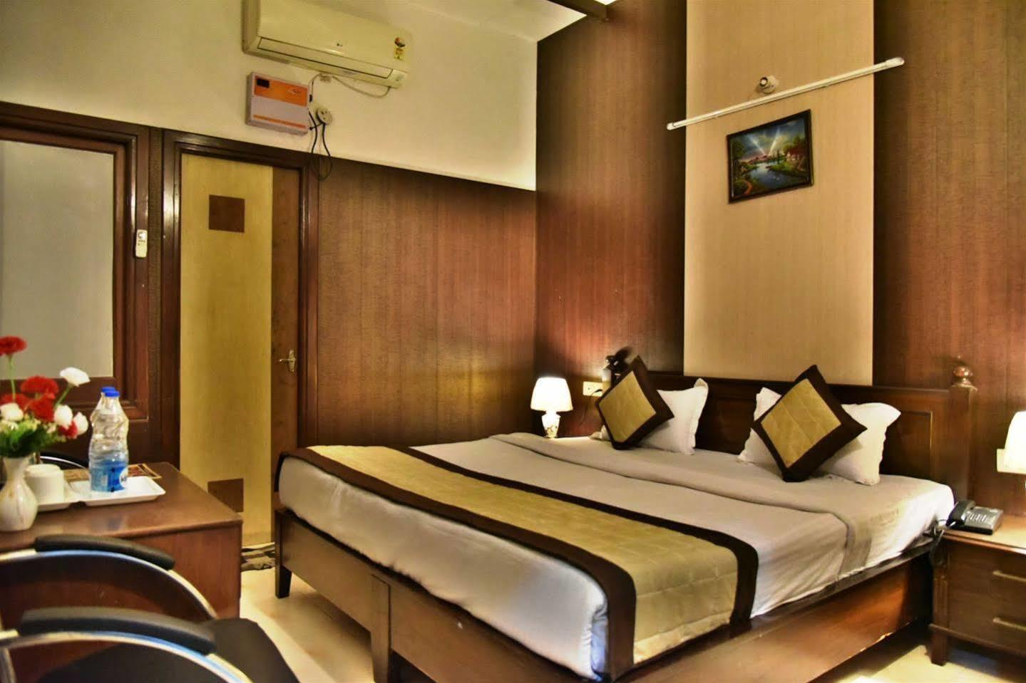 Hotel Hk Continental Amritsar Dış mekan fotoğraf